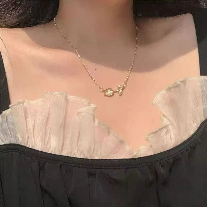 Tulip Tinkle Necklace - Image 5