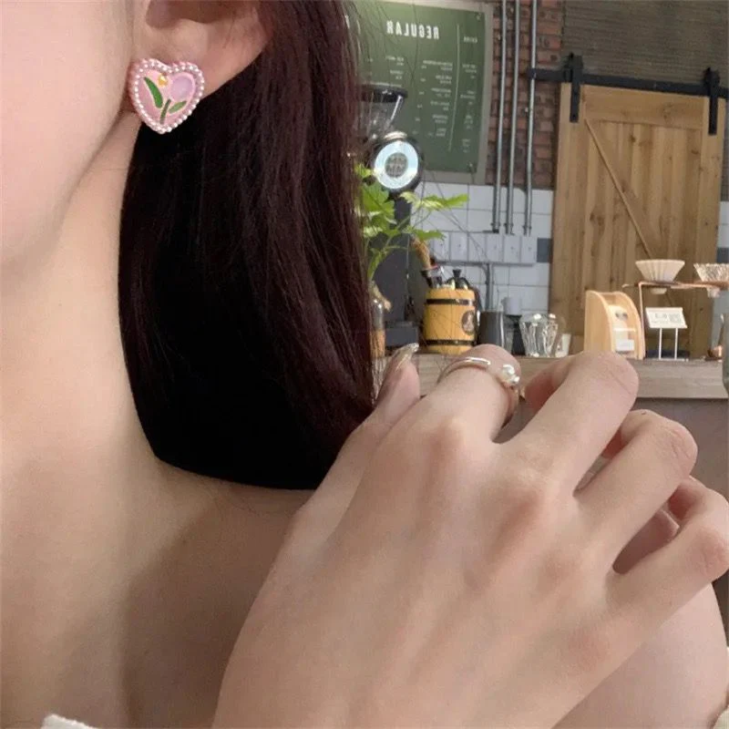 Tulips on my ear Earrings - Image 3