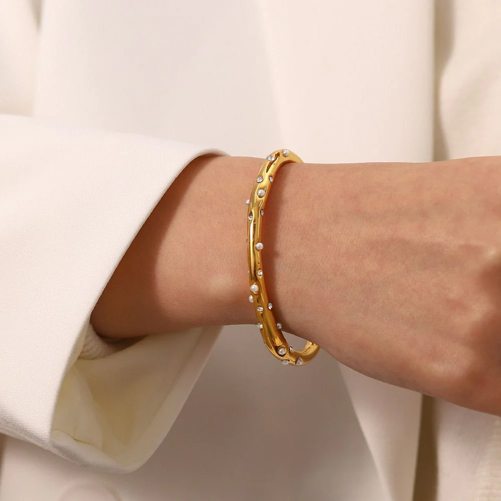 Premium Pearl & rhinestone Gold Bracelet - Image 2