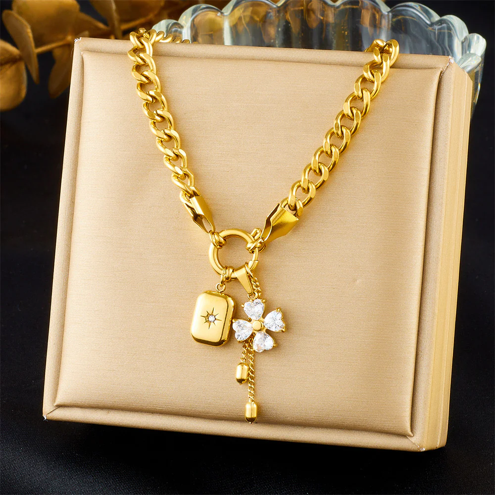 Twinkling Duchess Flower Necklace - Image 2