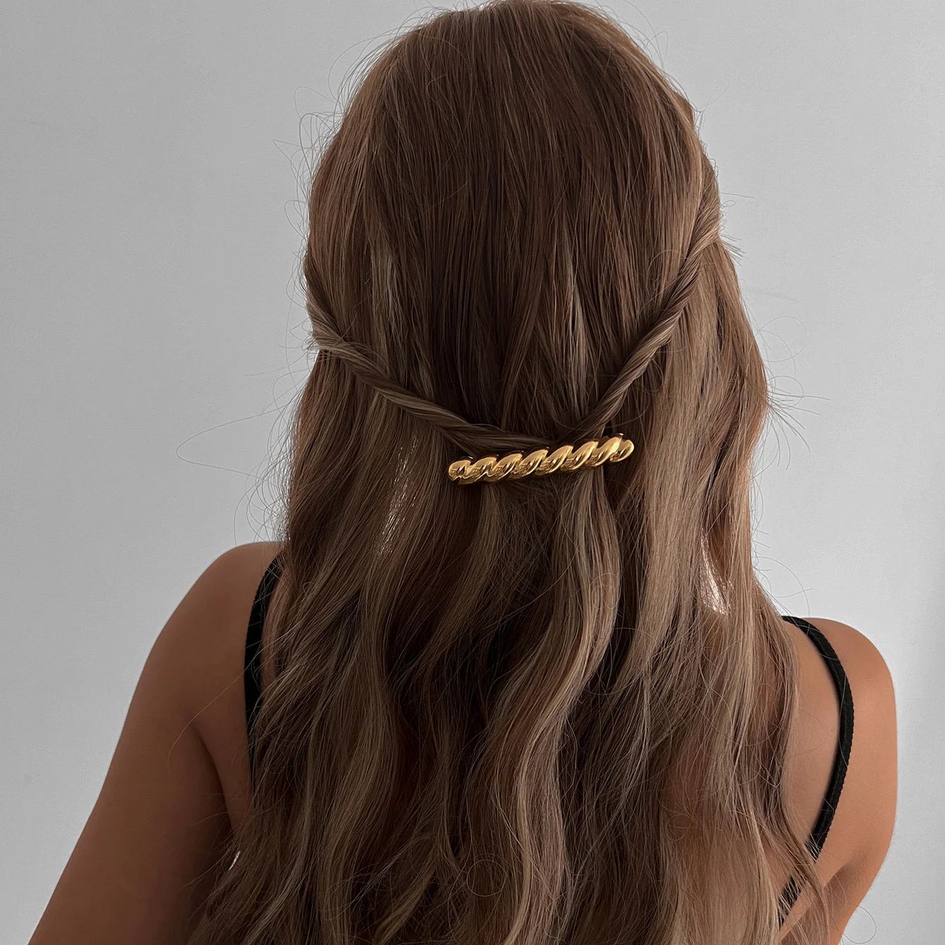 Twist of Gold Hair Clip - Image 4