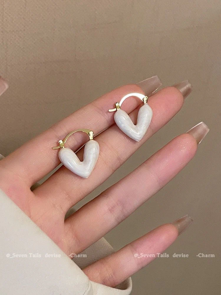 Twist of Heart Hoop Earrings - Image 3