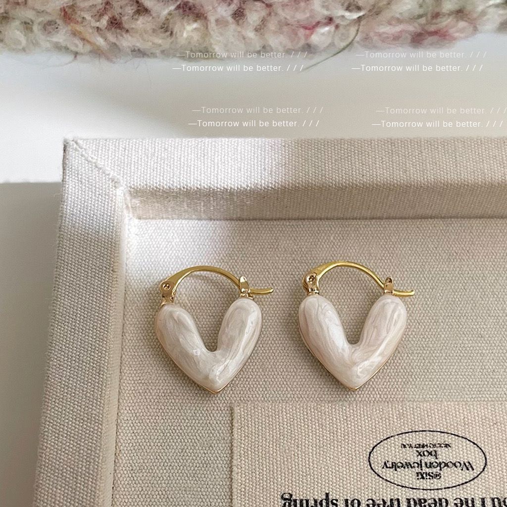 Twist of Heart Hoop Earrings - Image 4
