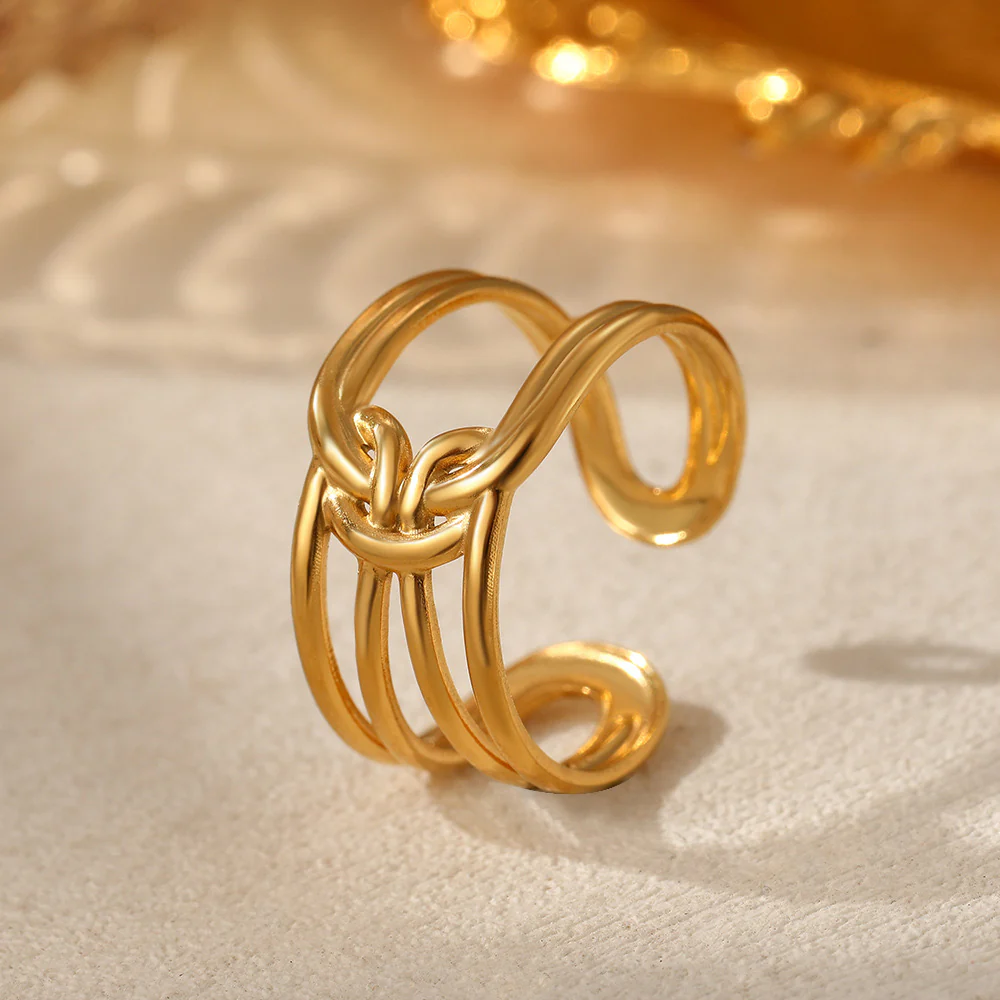 Twisted Harmony Minimalistic Ring