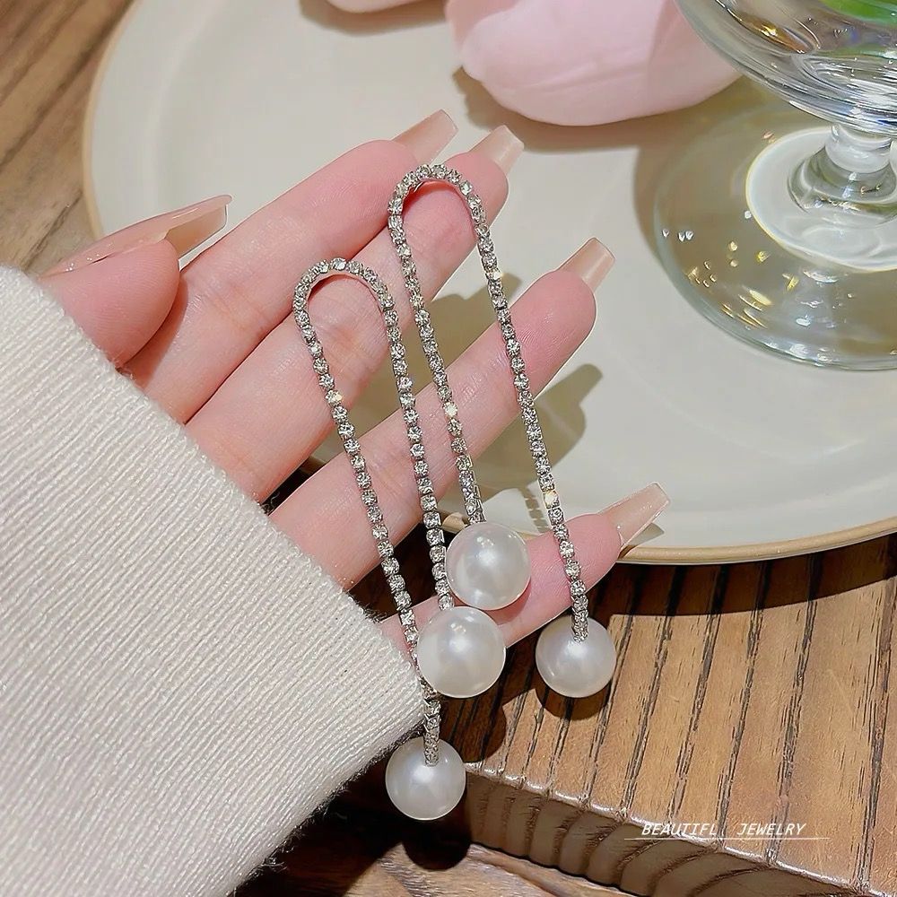 U Pearl Drop Party Glam Earrings - Image 2