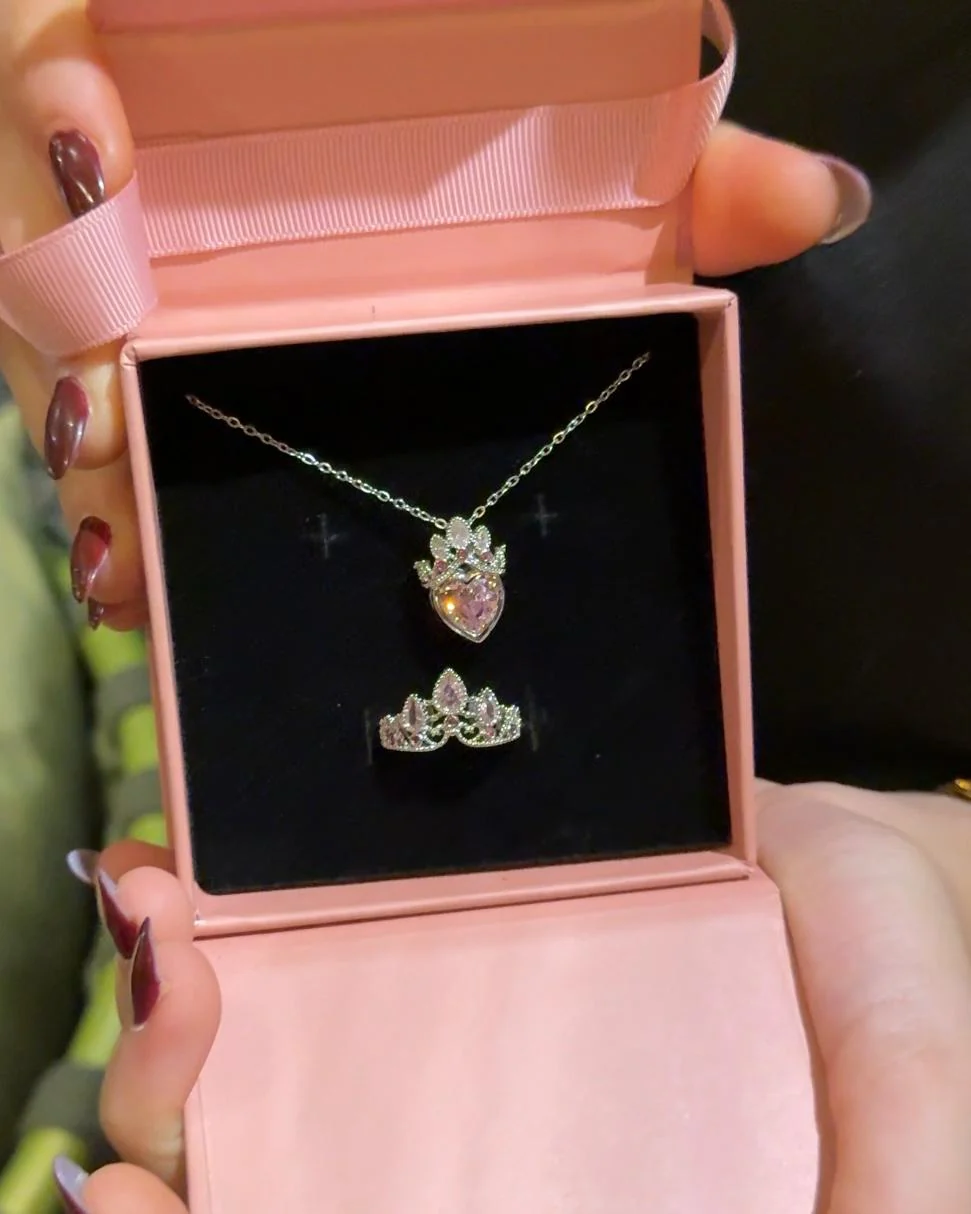 Unique Bag shaped Gift Box with necklace & Ring - Image 3