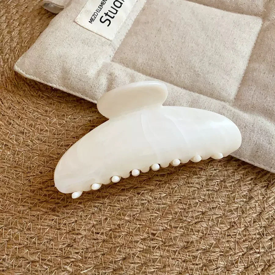 Vanilla Babe Claw Clip - Image 4
