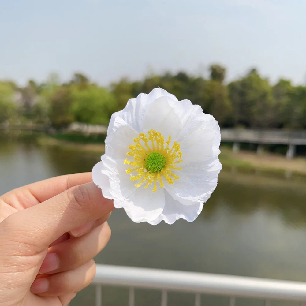 Vanilla Girl Poppy Hair Clip