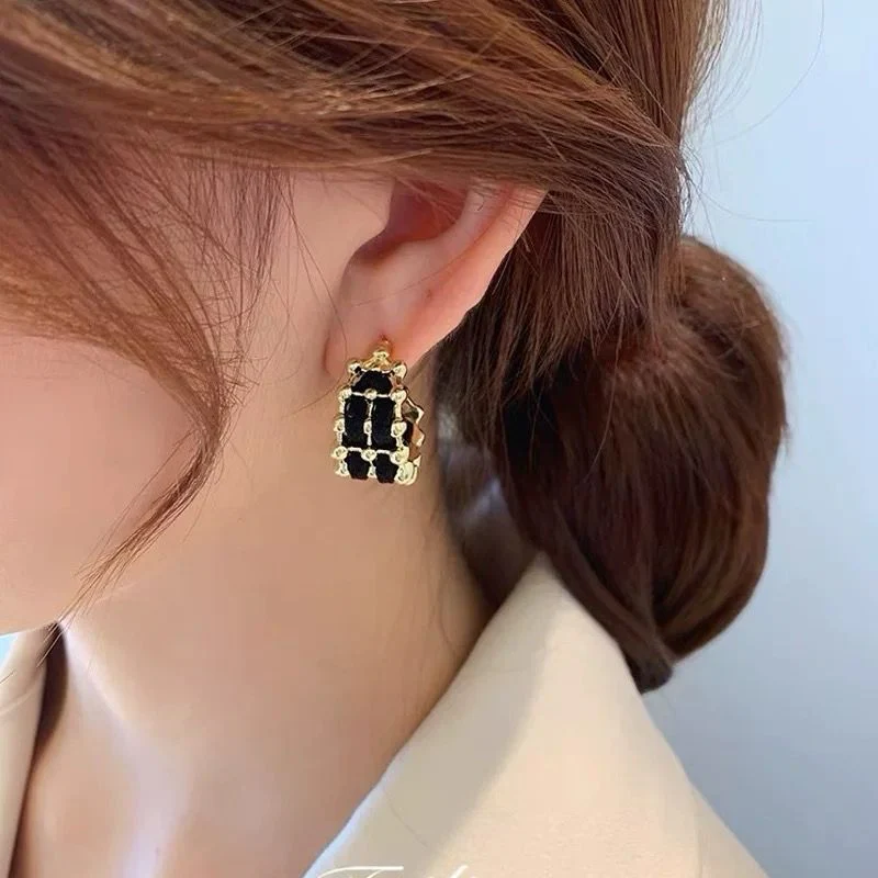 Very Black Velvet earrings - Image 3