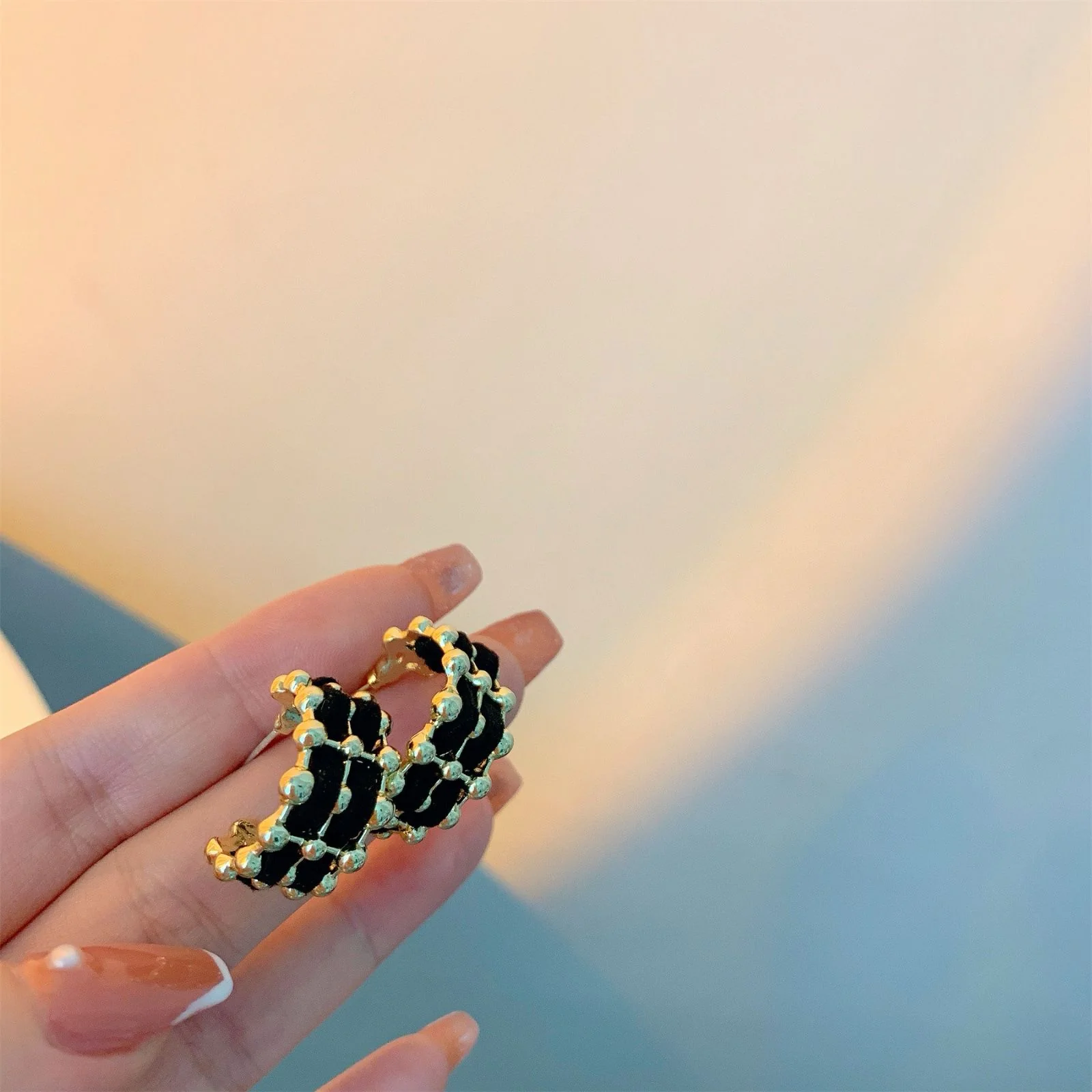 Very Black Velvet earrings - Image 4