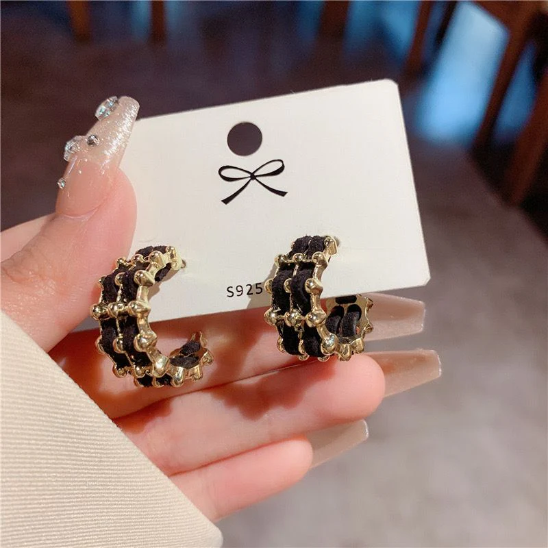 Very Black Velvet earrings - Image 7