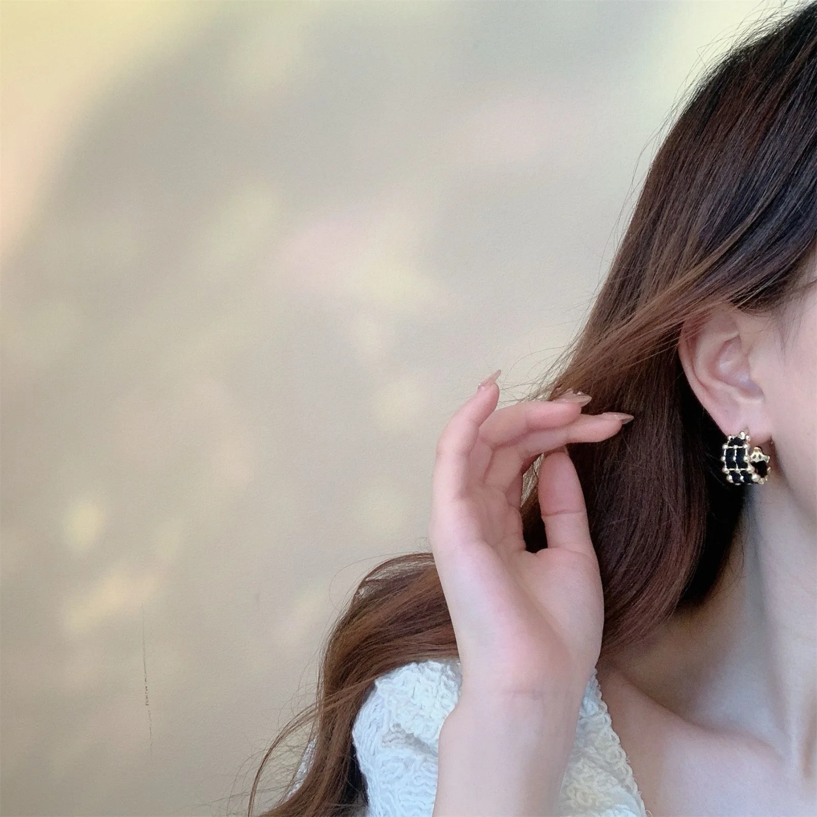 Very Black Velvet earrings - Image 9