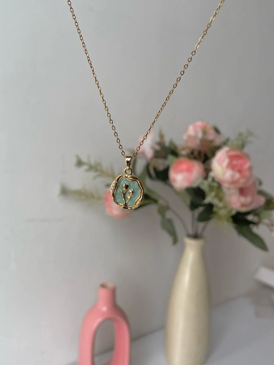 Victorian Delicacy Vintage Necklace - Image 2