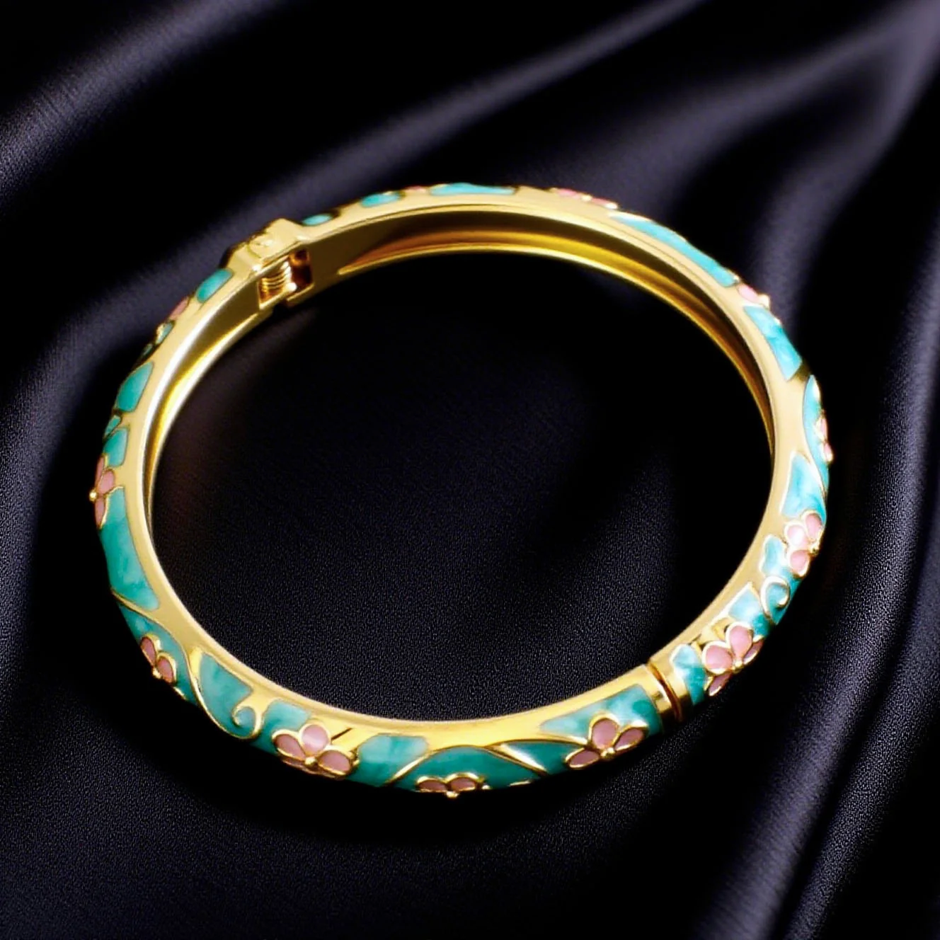 Vintage Blues Enamel Bangle - Image 3