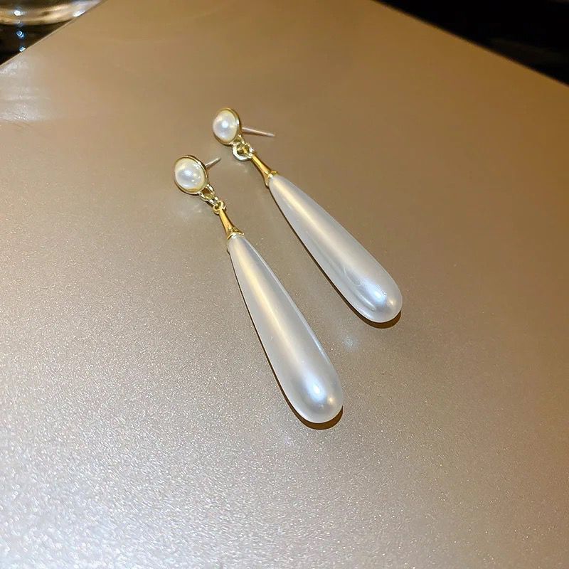Vintage Pearl Drop Earrings - Image 4