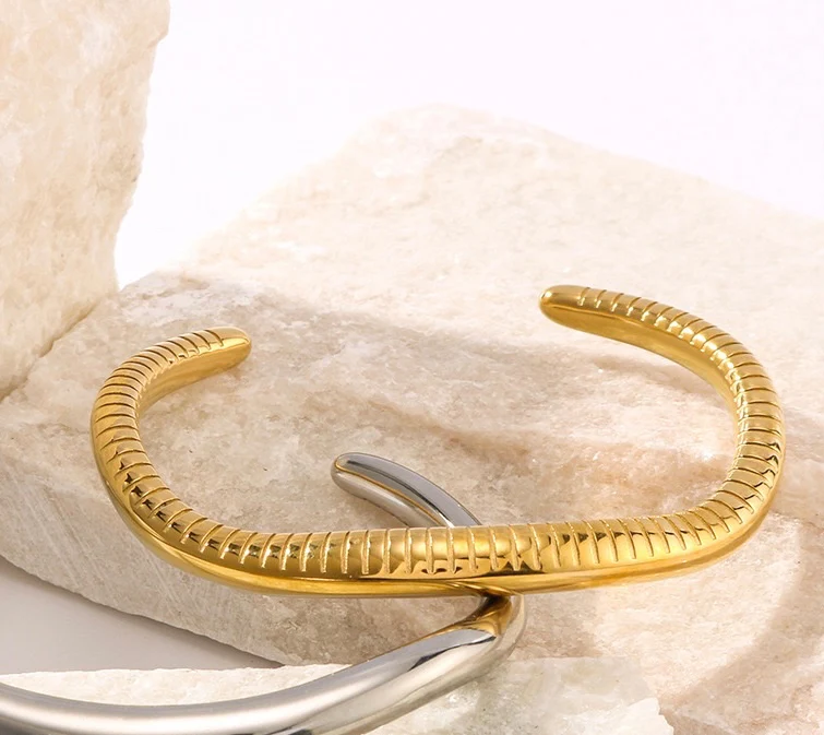 Vogue-coded Gold Bracelet - Image 3