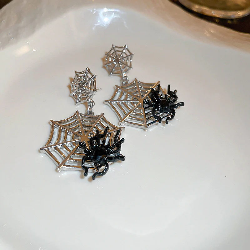 Webbed Baddie Earring - Image 2