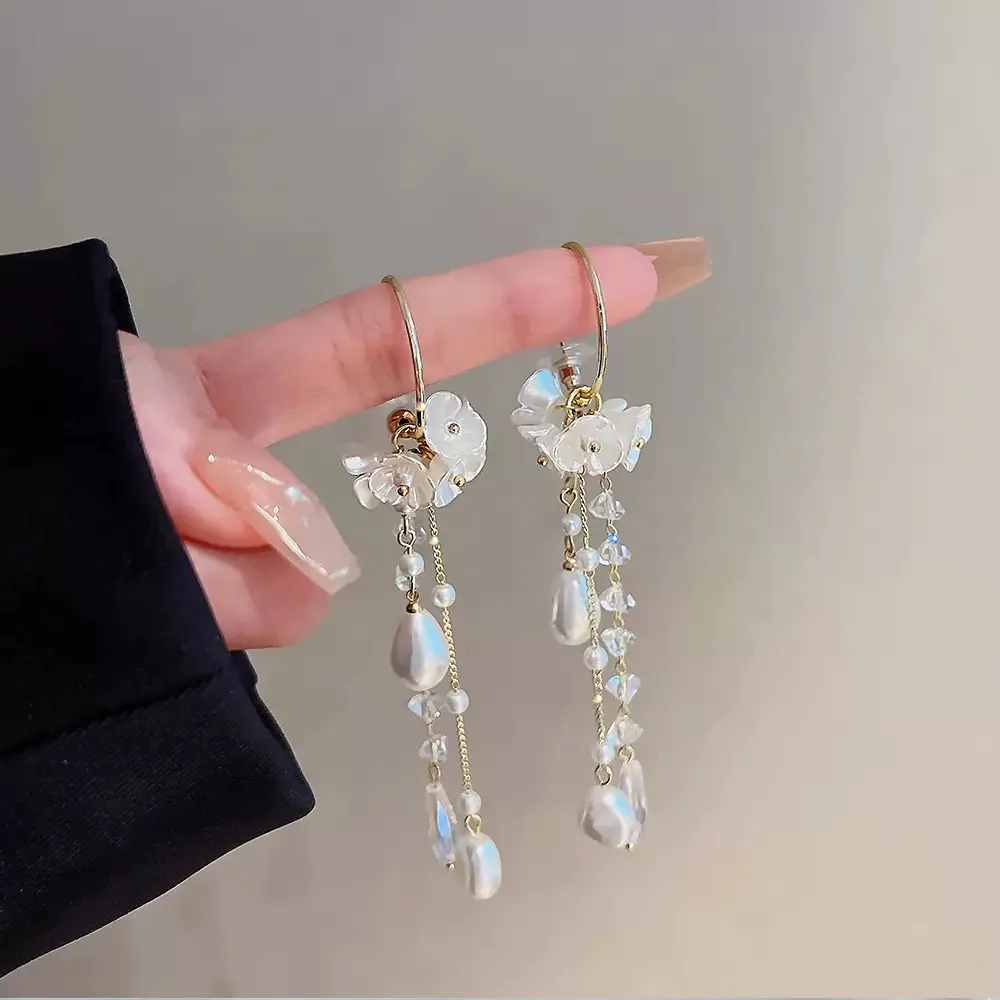 Whimsy of Pearls Earrings - Image 2