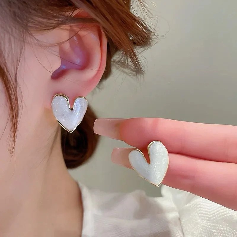 White Love Heart Earrings - Image 3