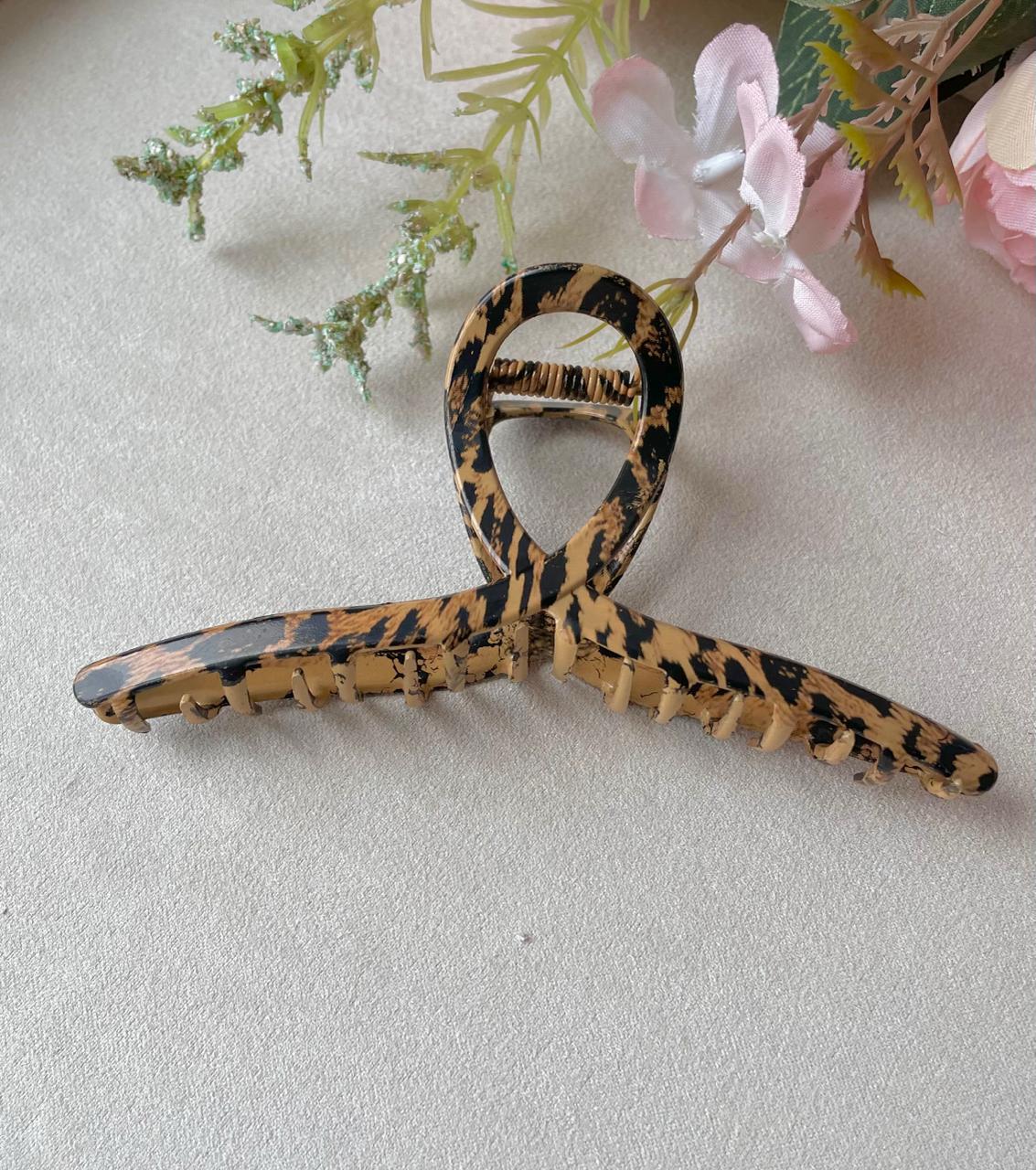 Wilderness Claw Clip
