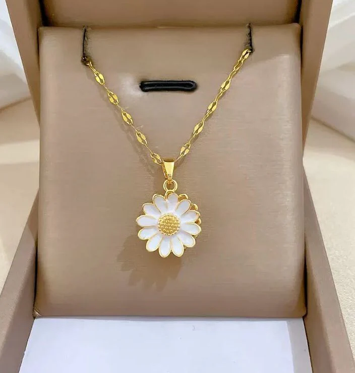 Will you be my Daisy? Necklace - Image 2