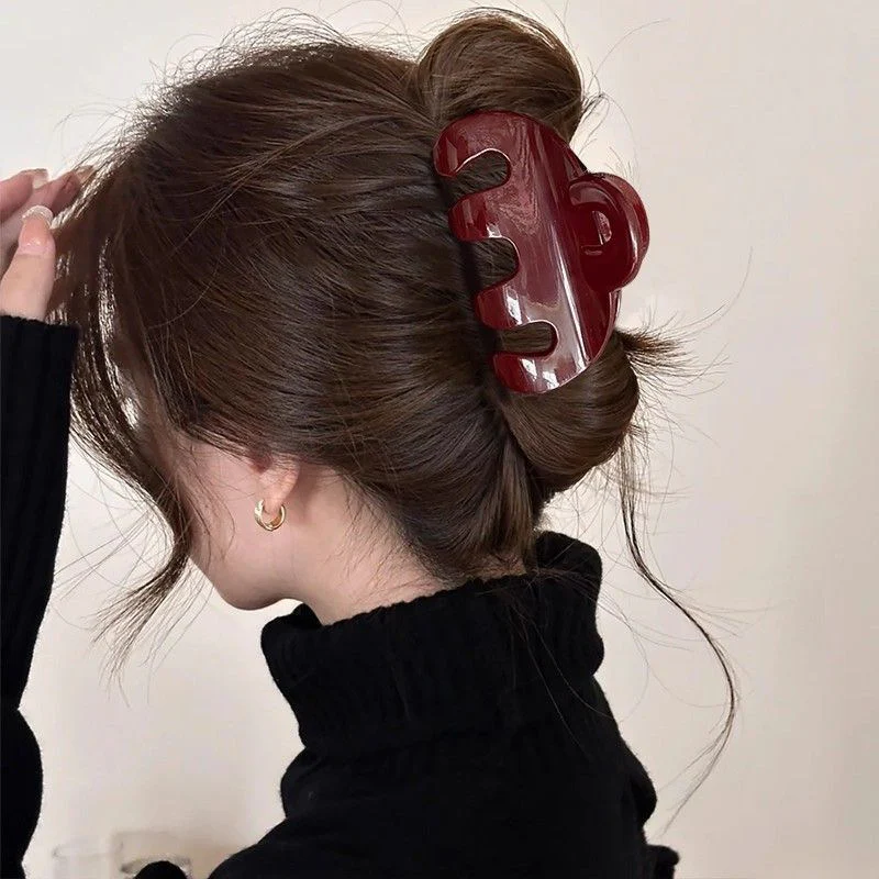 Winter favourite Maroon Claw Clip - Image 2