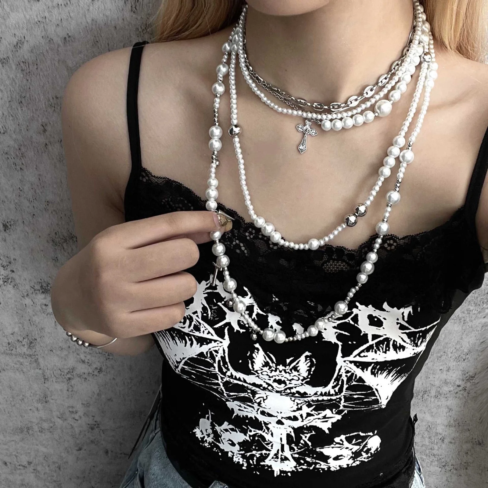 Witching-hour! Multilayered Pearl Necklace - Image 5