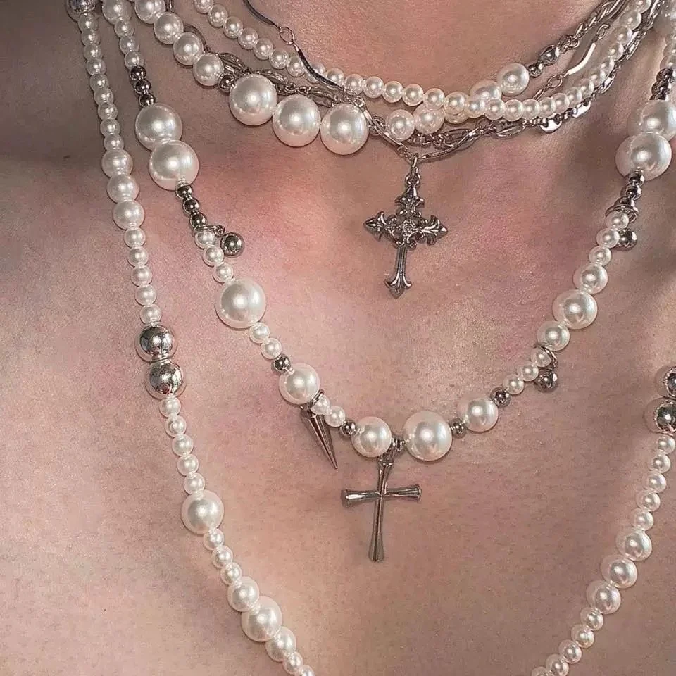 Witching-hour! Multilayered Pearl Necklace - Image 7