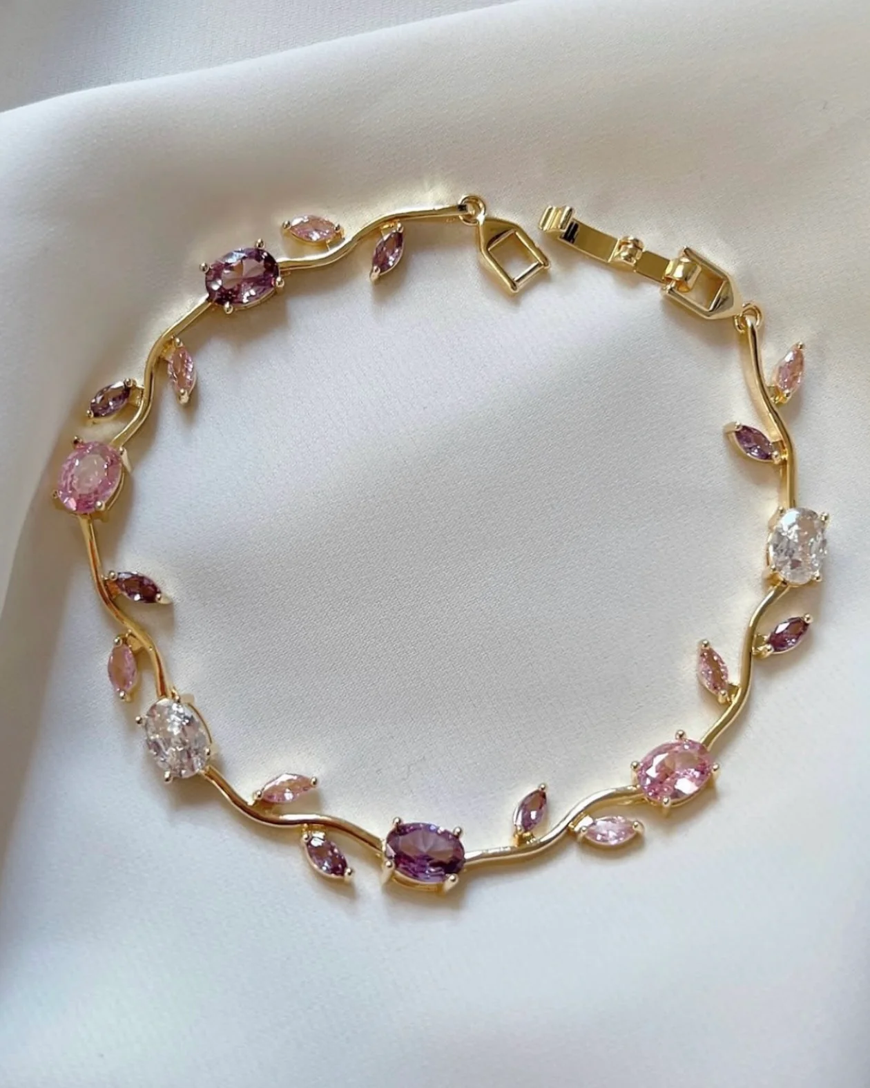 Your Highness! Tulip Bracelet - Image 3