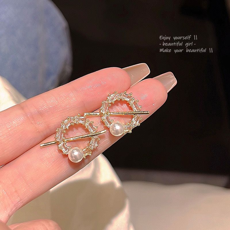 Your Highness Pearl Earrings
