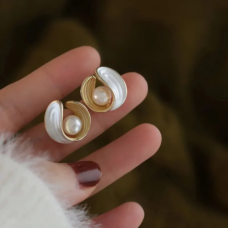 Yumiko Sweet Pearl Earrings- white - Image 3